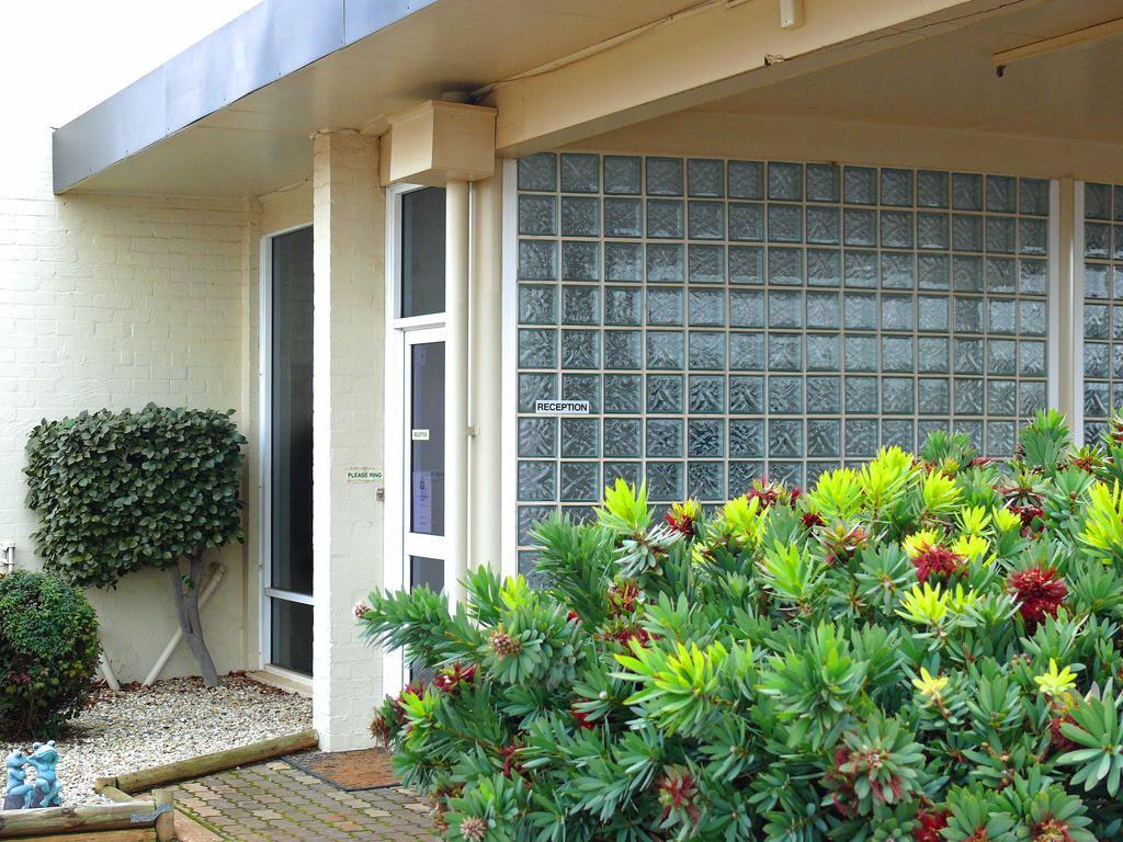 ווסט וויאלונג Charles Sturt Motor Inn מראה חיצוני תמונה